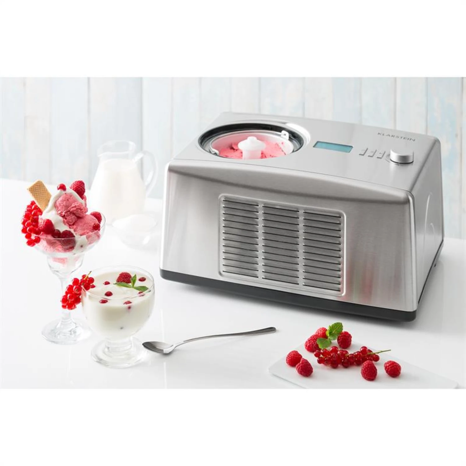 Yo & Yummy 2-in-1 Eiscremebereiter & Yoghurt Maker 150W 1,5l Edelstahl Yo & Yummy 2-in-1 Eiscremebereiter & Yoghurt Maker 150W 1,5l Edelstahl -Klarstein Verkaufs 10031849 yy 0002 ambient Klarstein Yo Yummy 2in1 Eiscremebereiter
