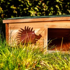 Igelhaus Futterhaus Überwinterung 2 Kammern Tannenholz Unbehandelt 2 Igelhaus Futterhaus Überwinterung 2 Kammern Tannenholz Unbehandelt -Klarstein Verkaufs 10038027 yy 0003 logo