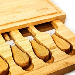 Käsebrett Mit Messerfach 25,2x3x19,5 Cm 4 Spezialmesser Pflegeleicht -Klarstein Verkaufs 10038079 yy 0006 logo