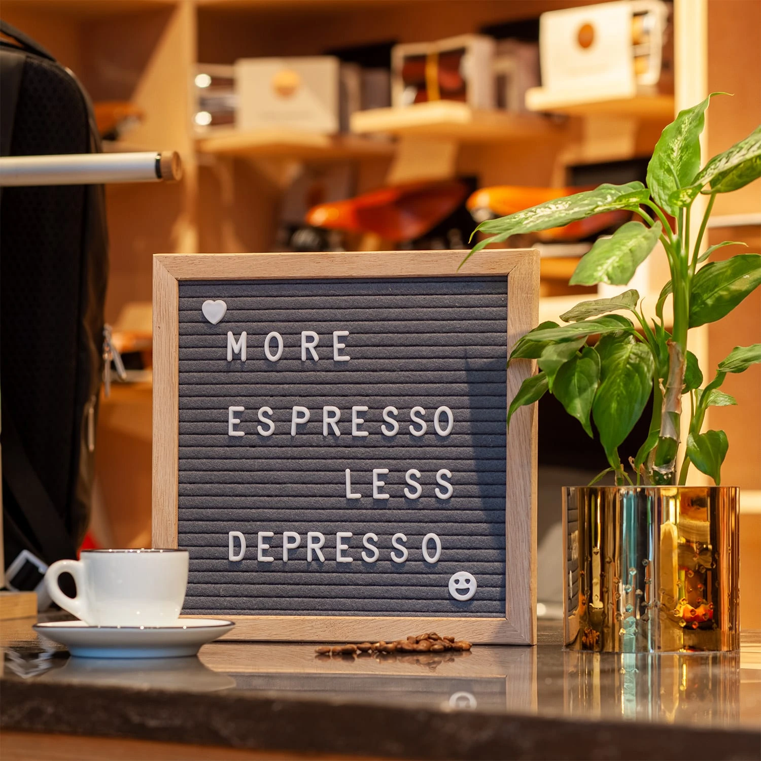 Buchstabentafel 25 x 25 cm 340 Buchstaben & Symbole Aufhängevorrichtung Buchstabentafel 25 X 25 Cm 340 Buchstaben & Symbole Aufhängevorrichtung -Klarstein Verkaufs 10038098 yy 0002 logo